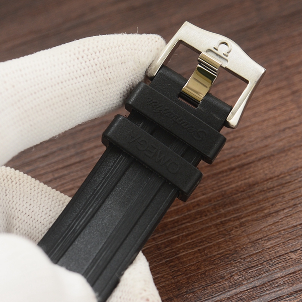 オメガ時計着用イメージ